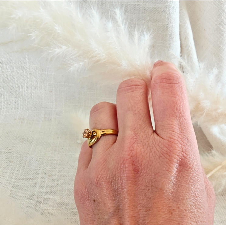 Bague Aluna dorée & pierre rosée bronze