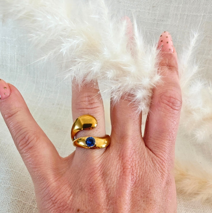Bague Saphira dorée & pierre bleue