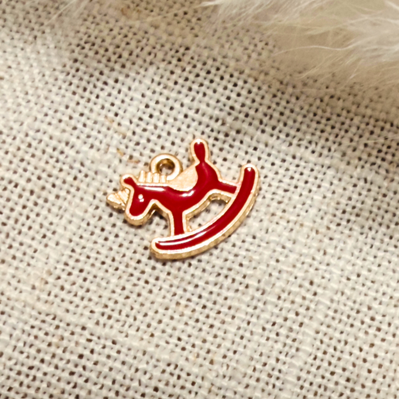 cheval a bascule rouge