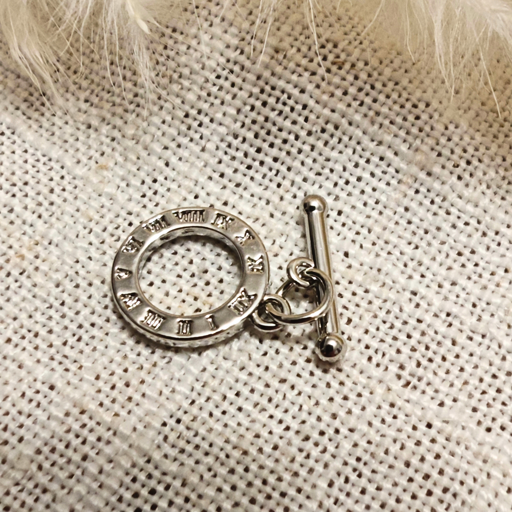 fermoir chiffre romain argenté